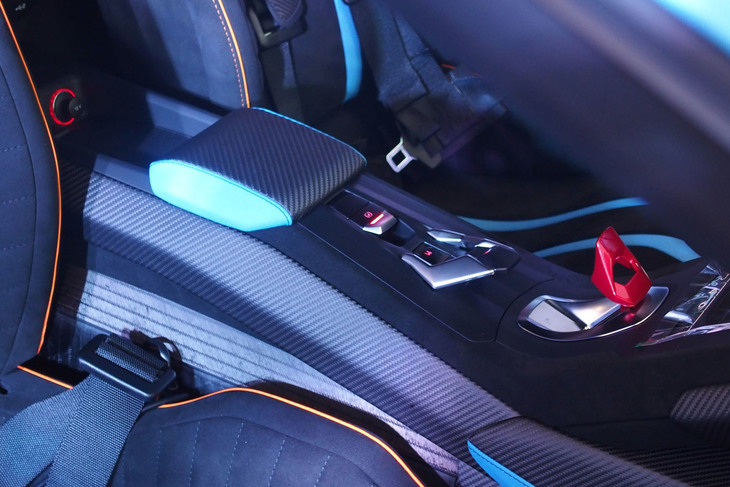 ランボルギーニ・ウラカンSTO（センターコンソール）