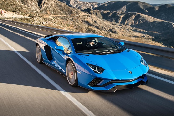 12気筒のフラッグシップモデル「アヴェンタドール」は、2021年でモデルライフを終えることが決まっている。モーターを搭載するその後継モデルは、どんなパフォーマンスをみせてくれるのだろうか？