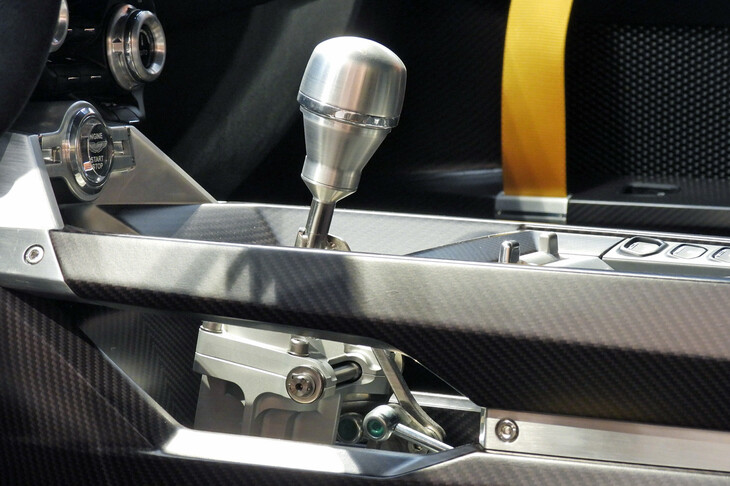 アストンマーティン・ヴァリアント（シフトノブ）