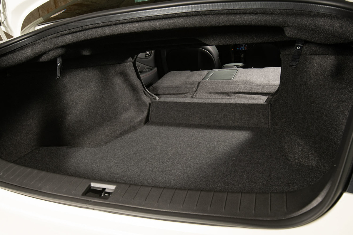 V37 スカイラインセダン400R用　トランクエリアプロテクター➕カーゴネット スカイライン BUSOUトランクガーニッシュ発売開始