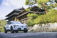 名も知れぬ路地にふと風情のある住宅が現れるのが京都のすごみ。