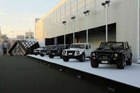 発表会場のエントランスにはランボルギーニの“元祖SUV”「LM002」がずらりと並び、招待客を出迎えた。