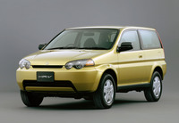 「ホンダHR-V」。ロングルーフの3ドアボディーに1.6リッター直4エンジンを搭載、駆動方式はフルタイム4WDまたはFF。後に5ドアも追加された。