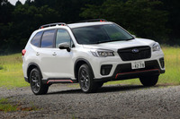 外板色については、他グレードが全9色展開であるのに対し、「X-BREAK」はアクセントカラーのオレンジとのマッチングを考慮した4色のみが設定される。テスト車のボディーカラーは有償色の「クリスタルホワイトパール」。