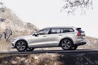 ボルボが新型「V60クロスカントリー」を発表の画像