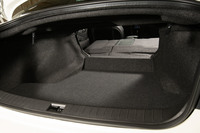 トランクルームの容量は510リッター（VDA計測値）。他のターボ車ではオプション扱いとなる、後席の6：4分割可倒機構が「400R」には標準装備される。