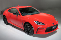 トヨタ版は「86」から「GR 86」へと改名。「GRスープラ」や「GRヤリス」に続くGRブランドのグローバルモデル第3弾という位置づけになった。