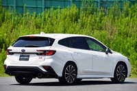 先代に比べ全長が65mm延長された新型「レヴォーグ」。1800mm以下の全幅と1500mmの全高は、国内の使用環境に配慮して守られた。