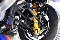 ビルシュタイン製の単筒式ダンパー。写真はリアサスペンションのもの。