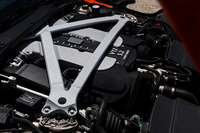 新開発の5.2リッターV12ツインターボエンジン。最高出力は608ps/6500rpm、最大トルクは71.4kgm/1500-5000rpmを発生する。