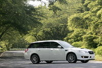 「S402」には、セダンとワゴンが用意される。2008年6月27日から2009年2月末の受注分まで、限定402台の販売が予定されている。