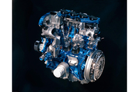 新型「クーガ」に搭載される、1.6リッター直噴ターボエンジン。
    