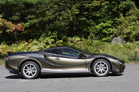 ボディ色は、テスト車のゴールドメタリックのほか、ホワイトゴールドパールも用意される。