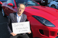 ジャガー・ランドローバー・ジャパン マーケティング・広報部の若林敬市さん。
    