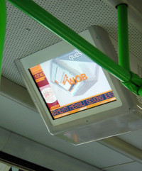 新型路線バスのモニターに映る時計も大丈夫。写真はフィレンツェのもの。