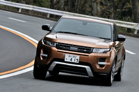 2014年モデルには、4輪の駆動力配分を制御してアンダーステアを抑える“トルクベクタリング”機構が備わった。