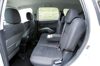 三菱アウトランダーG 5人乗り（4WD/CVT）／G 7人乗り（4WD/CVT）【短評（前編）】の画像