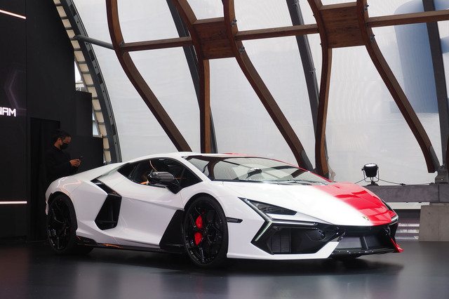 全世界で台数29台の限定車「ランボルギーニ・フェノメノ」が日本上陸