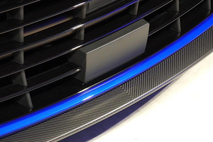 アストンマーティン・ヴァンキッシュ ヴォランテ（カーボンリップスポイラー）