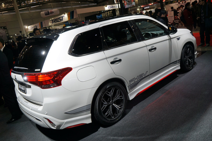 三菱アウトランダーPHEV（オプション装着車）