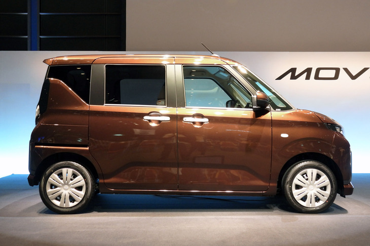 ダイハツ・ムーヴX（サイド）