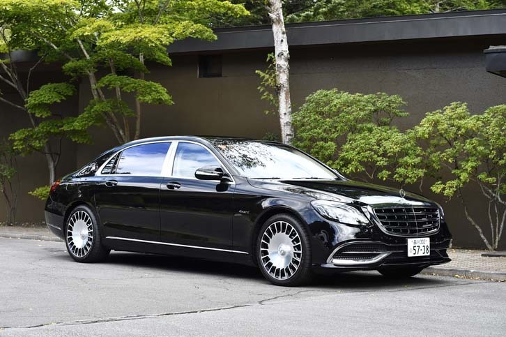 試乗車のボディーカラーは「オブシディアンブラック」。このほか、落ち着いた色味のブルーやグレーを中心に全10色がラインナップされる。