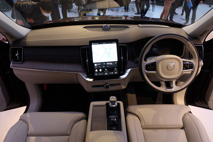 ボルボXC90 T8 AWDプラグインハイブリッド（インテリア）