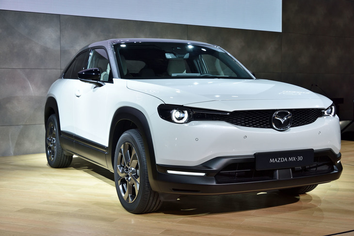 マツダ初の100％電気自動車「MX-30」も2020年内に発売予定。