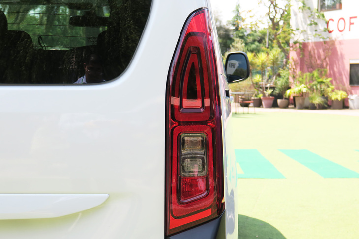 フィアット・ドブロ（テールランプ）