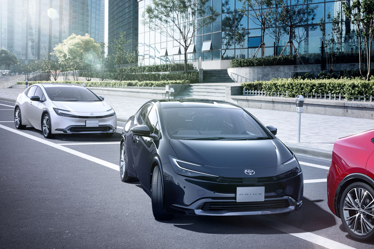 運転支援技術「トヨタチームメイト」の機能「アドバンストパーク」も「プリウスU」に後付けできる。「KINTO」では、12.3インチの大型ディスプレイオーディオやシートヒーター／シートベンチレーション、合皮シートなど、アップグレードアイテムの拡大を検討している。