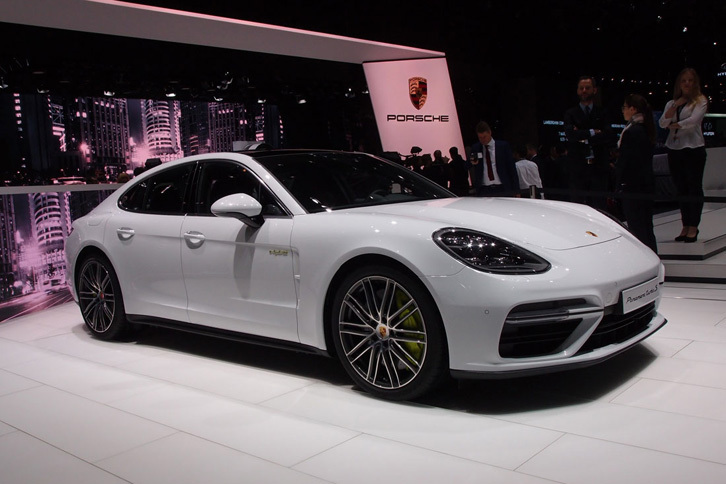 ポルシェ・パナメーラ ターボS E-ハイブリッド