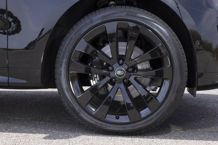 タイヤ＆ホイールは20インチから23インチまで幅広くラインナップ。「ローンチエディション」は23インチが標準だ。