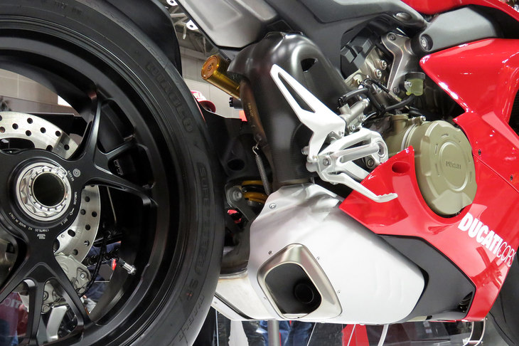 ドゥカティ・パニガーレV4 R