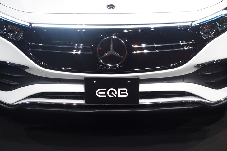 メルセデス・ベンツEQB350 4MATIC（フロントグリル）