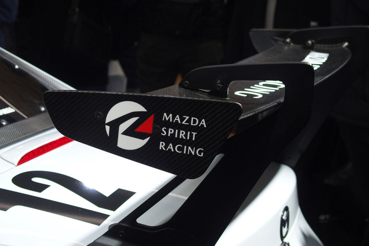 マツダ スピリット レーシング・ロードスターCNFコンセプト