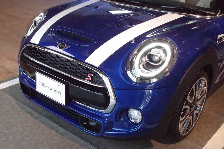 MINIクーパーS コンバーチブル（フロントまわり）