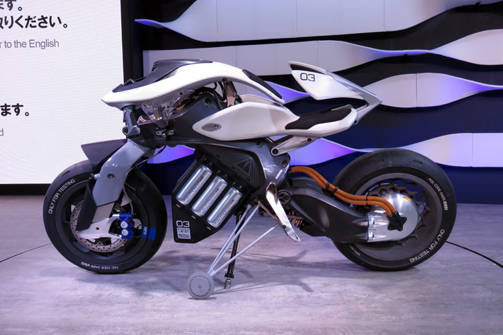 「ヤマハMOTOROiD」