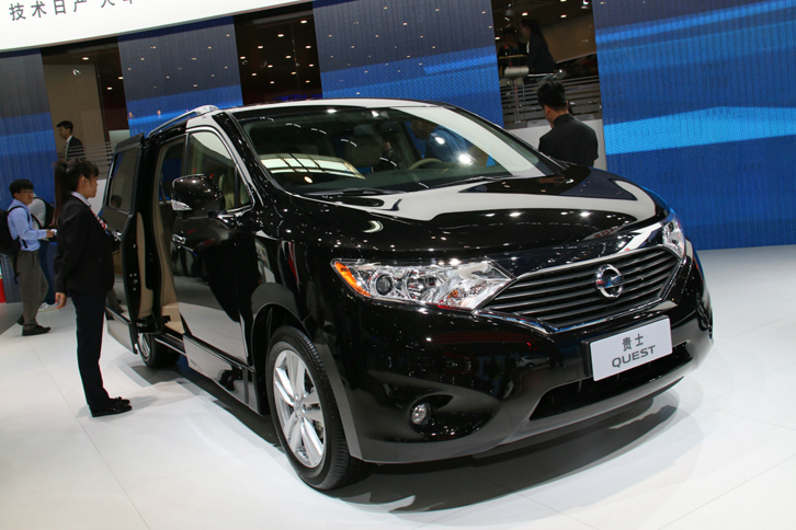 日産のミニバン「貴士（クエスト）」。