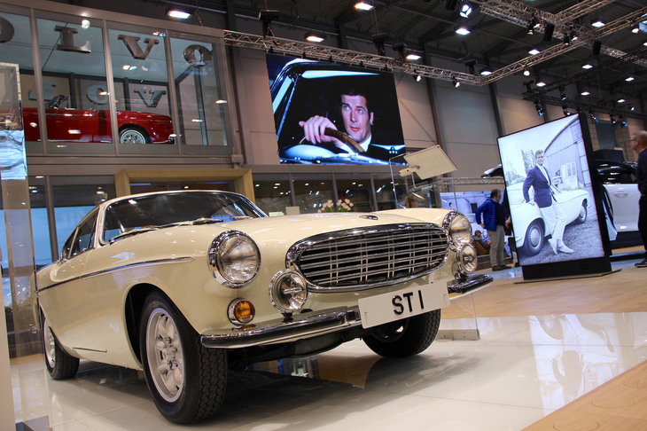 「フォーフォ」とは、ボルボのこと。2018年テヒノクラシカ・エッセンに展示された俳優ロジャー・ムーアの元所有車。