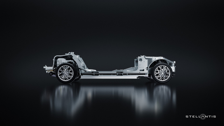 「ステララージ」を使用する新型車としては、大型SUVの「ジープ・ワゴニアS」の存在も発表されている。2024年秋に北米で発売される予定だ。