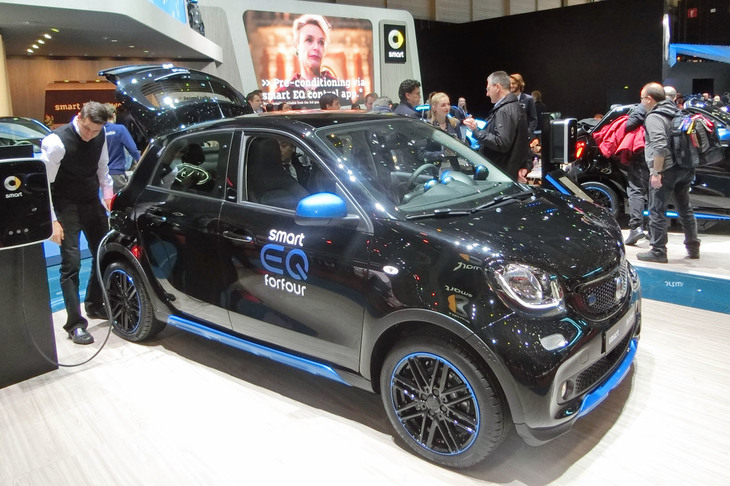 現在開催中のジュネーブモーターショーでダイムラーは、2020年からすべてのスマート車を電動化すると発表した。