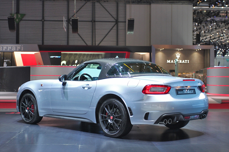 アバルト124スパイダーGT（エクステリア）