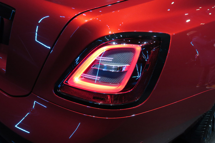 ロールス・ロイス・ブラックバッジ・ゴースト（リアコンビランプ）