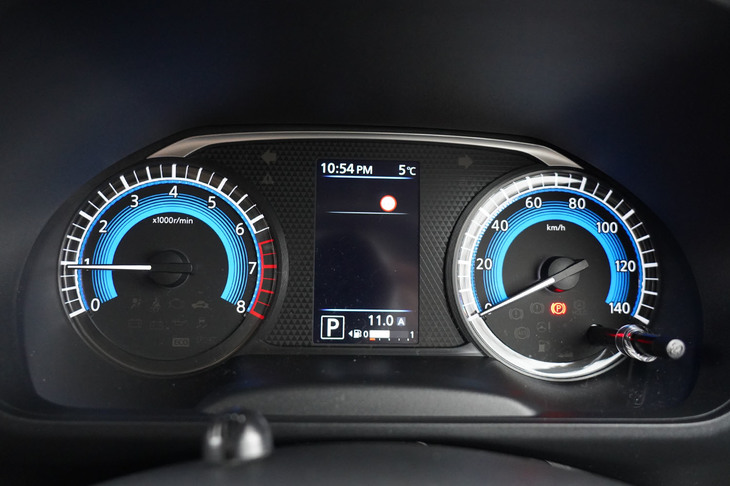 三菱eKクロス スペース（メーターパネル）