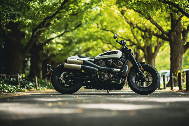 既存のモデルとは一線を画すモデルとなっていた「スポーツスターS」。その走りからは、未来へ臨むハーレーダビッドソンの気合が感じられた。