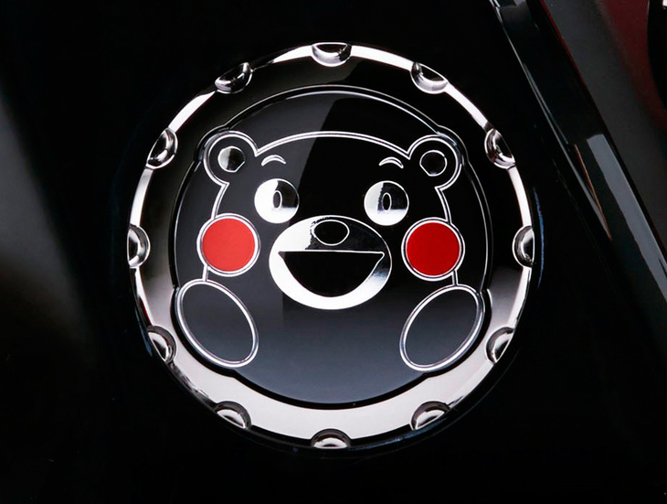 「くまモン」のエンブレム。