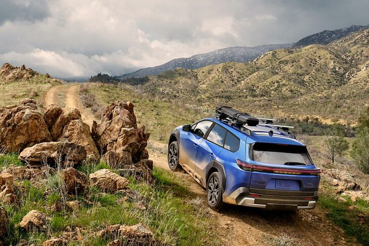 新たに発表された「スバル・トレイルシーカー」（写真）と「アンチャーテッド」だが、日本に導入されるのはトレイルシーカーのみとなる。