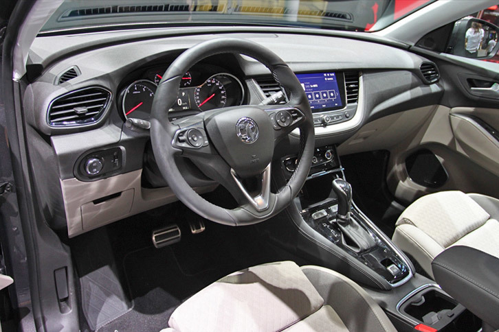 オペル・グランドランドX（インテリア）