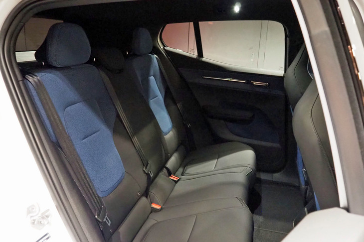 ボルボEX30プラス シングルモーター（リアシート）