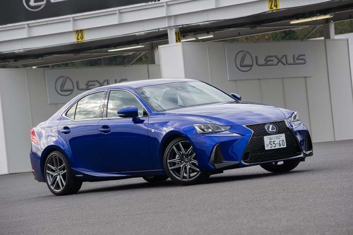 「IS」のラインナップでは最も売れ筋だという「IS300h“Fスポーツ”」。